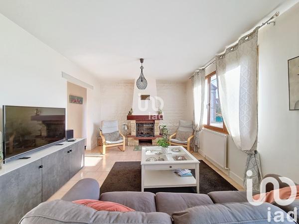 Maison traditionnelle 5 pièces de 150 m² à Anet (28260)