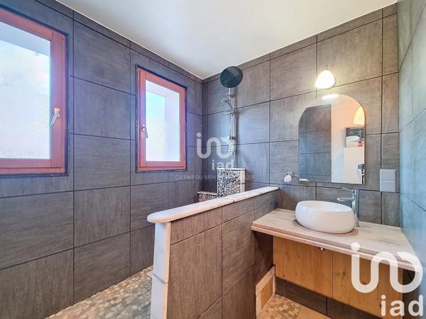 Maison traditionnelle 5 pièces de 150 m² à Anet (28260)