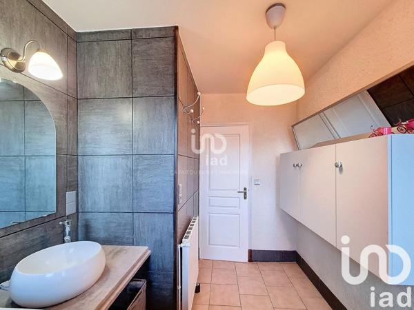 Maison traditionnelle 5 pièces de 150 m² à Anet (28260)