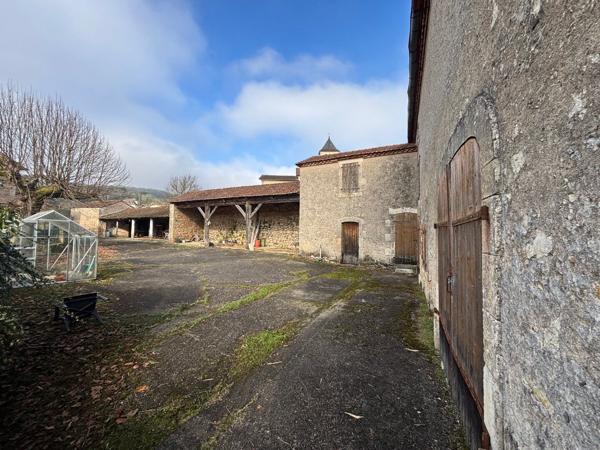 Ensemble en pierre à 5' de Cahors Lamagdelaine