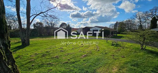 Terrain constructible viabilisé avec dépendances aux portes de LA ROCHE SUR YON.