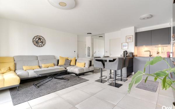 Appartement à vendre    3 pièces • 74 m2 Marseille 9