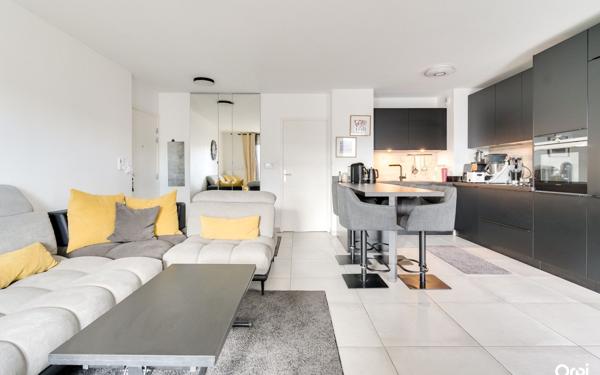 Appartement à vendre    3 pièces • 74 m2 Marseille 9