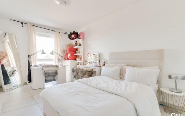 Appartement à vendre    3 pièces • 74 m2 Marseille 9