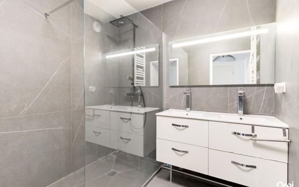 Appartement à vendre    3 pièces • 74 m2 Marseille 9