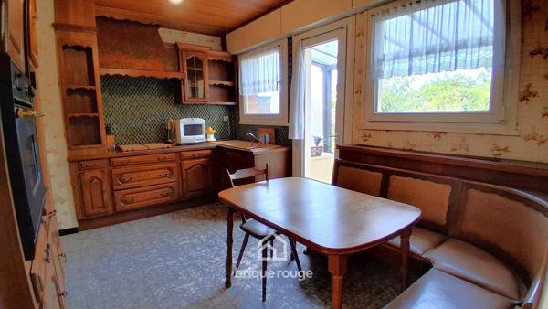 Charmante maison des années 70 avec jardin et garage
