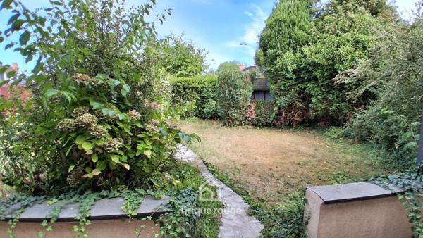 Charmante maison des années 70 avec jardin et garage