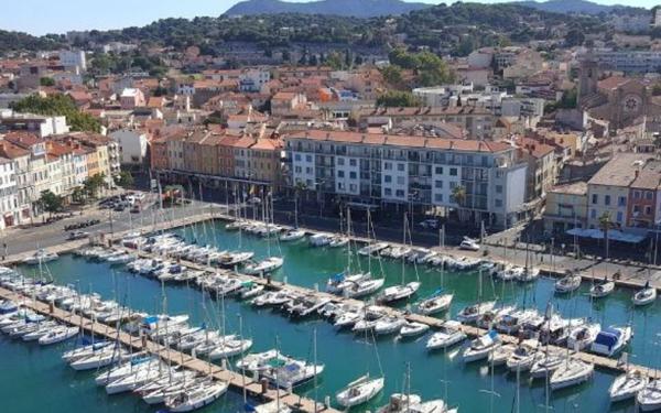 Immeuble à vendre    9 pièces • 228,97 m2 La Seyne-sur-Mer