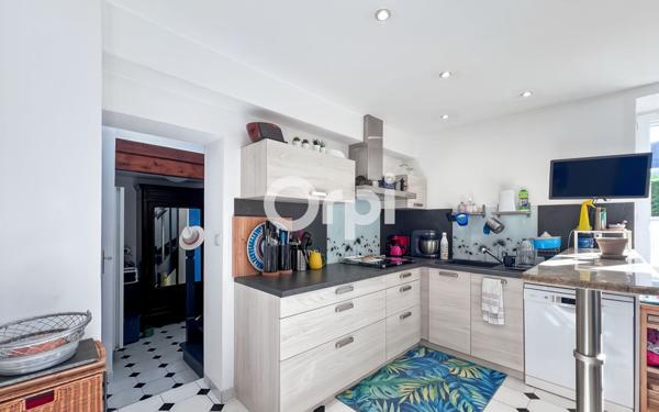 Maison à vendre    5 pièces •  Gan