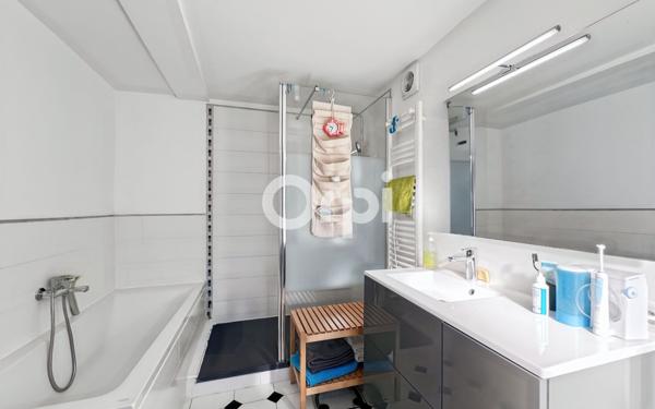 Maison à vendre    5 pièces •  Gan