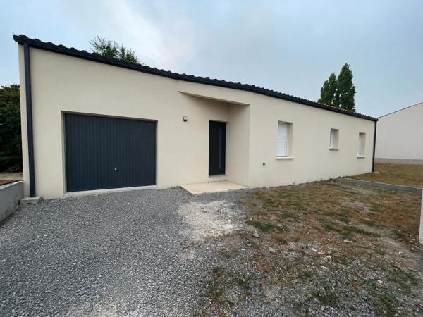Location                                                      Maison
                        
                     4 pièces                      97 m2                     à Aigondigné