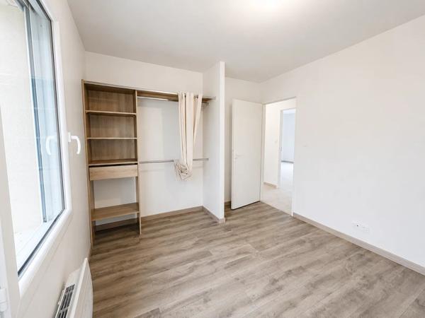 Location                                                      Maison
                        
                     4 pièces                      97 m2                     à Aigondigné