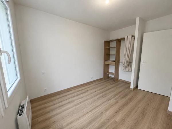 Location                                                      Maison
                        
                     4 pièces                      97 m2                     à Aigondigné