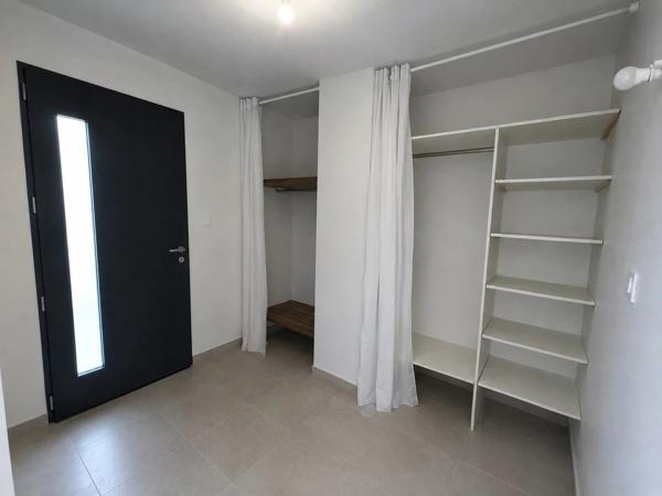 Location                                                      Maison
                        
                     4 pièces                      97 m2                     à Aigondigné