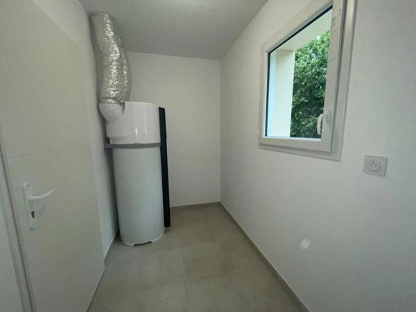 Location                                                      Maison
                        
                     4 pièces                      97 m2                     à Aigondigné