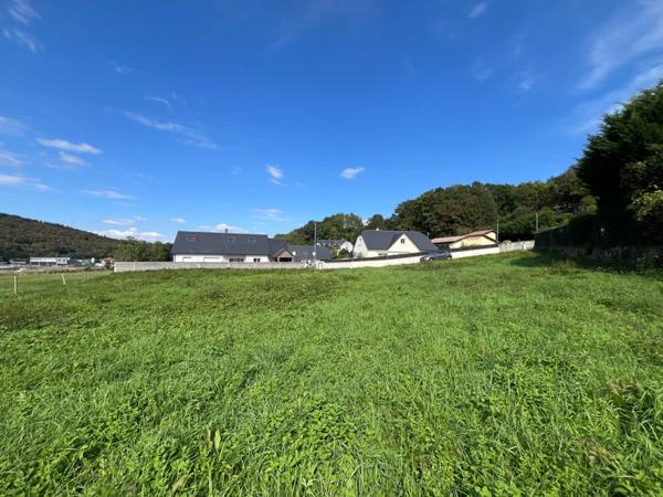 Terrain à ADE - constructions bois autorisées