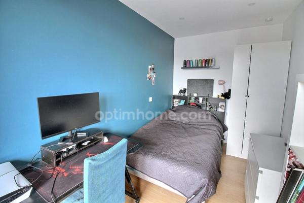 Appartement 4 pièces de 67 m2 avec balcons et parking à vendre à POISSY (78)