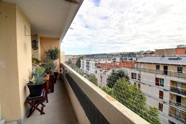 Appartement 4 pièces de 67 m2 avec balcons et parking à vendre à POISSY (78)