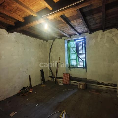 À réinventer : 230 m² de potentiel sur 900 m² de terrain SAINT ALBIN DE VAULSERRE (38)