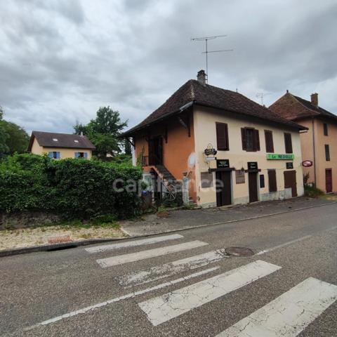 À réinventer : 230 m² de potentiel sur 900 m² de terrain SAINT ALBIN DE VAULSERRE (38)