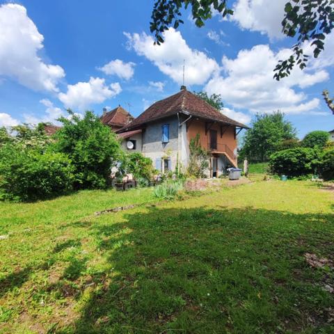 À réinventer : 230 m² de potentiel sur 900 m² de terrain SAINT ALBIN DE VAULSERRE (38)