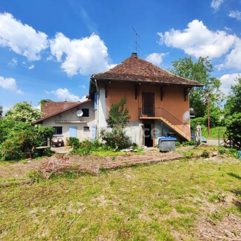 À réinventer : 230 m² de potentiel sur 900 m² de terrain SAINT ALBIN DE VAULSERRE (38)