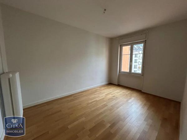 Appartement à louer 5 pièces 117.04m²