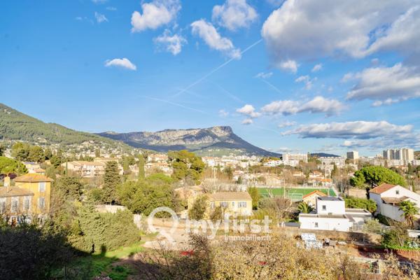 Toulon (83000) Grand T2 meublé avec garage, cave et stationnement – Résidence fermée à La Serinette