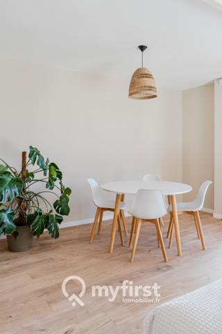 Toulon (83000) Grand T2 meublé avec garage, cave et stationnement – Résidence fermée à La Serinette