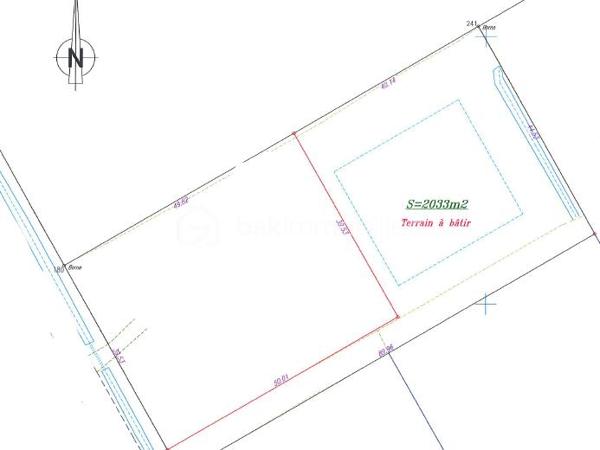 Terrain de 2 033 m²