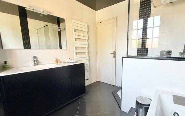 Maison à vendre    6 pièces • 130 m2 Morangis