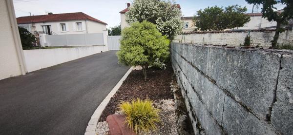 Maison indépendante rénovée avec goût – Secteur La Burgonce, Niort 5 pièces NIORT (79)