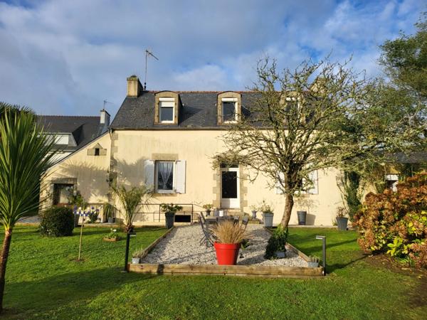 Maison en pierres centre bourg