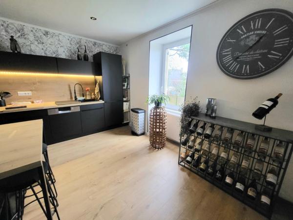 Maison en pierres centre bourg