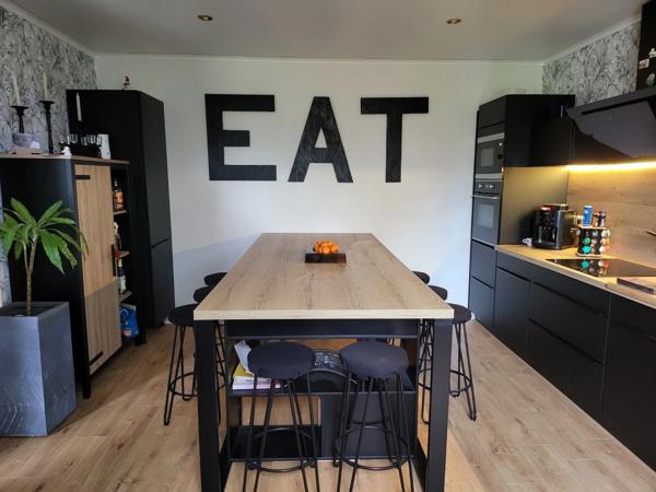 Maison en pierres centre bourg