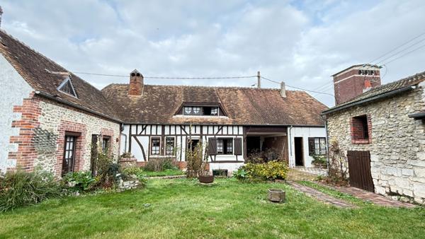 BEAUVAIS PROCHE.... Maison 7 Pièces, Salon cathédrale, cuisine, 3 chambres, jardin 730 m2, dépendances