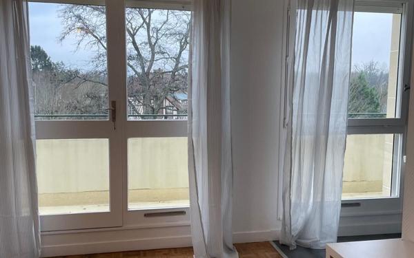 Appartement à louer    1 pièce •  Compiègne