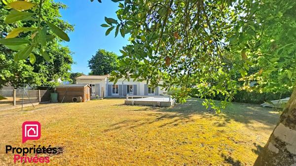Maison Etaules 6 pièce(s) 161 m2 Terrain de 1945m2 + Piscine