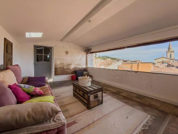 Vente                                                      Appartement
                        
                     4 pièces                      91 m2                     à Draguignan