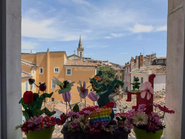 Vente                                                      Appartement
                        
                     4 pièces                      91 m2                     à Draguignan