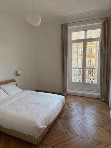 APPARTEMENT HAUSSMANNIEN RÉNOVÉ - JARDIN DU LUXEMBOURG x 5 PIECES - 3 CHBRES - 2 SDB