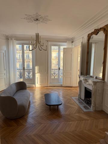 APPARTEMENT HAUSSMANNIEN RÉNOVÉ - JARDIN DU LUXEMBOURG x 5 PIECES - 3 CHBRES - 2 SDB