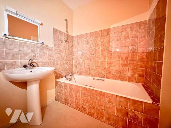 ÉTUDE TRENTE CINQ NOTAIRES / Appartement T2 - 51,61 m² - Coeur de bourg - Exposition SUD / EST...