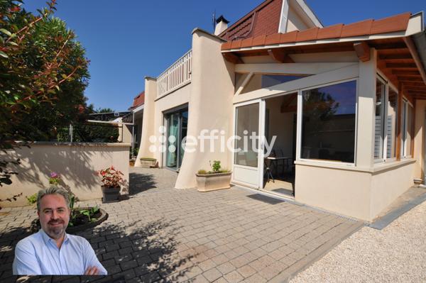 Maison
         5 pièces
        - 106 m² Exclusivité 329 000 € *