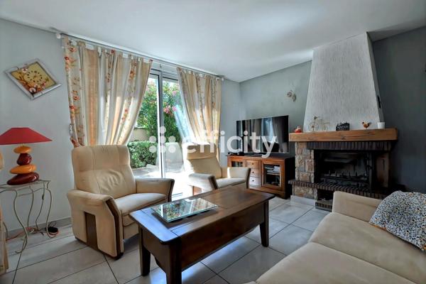 Maison
         5 pièces
        - 106 m² Exclusivité 329 000 € *