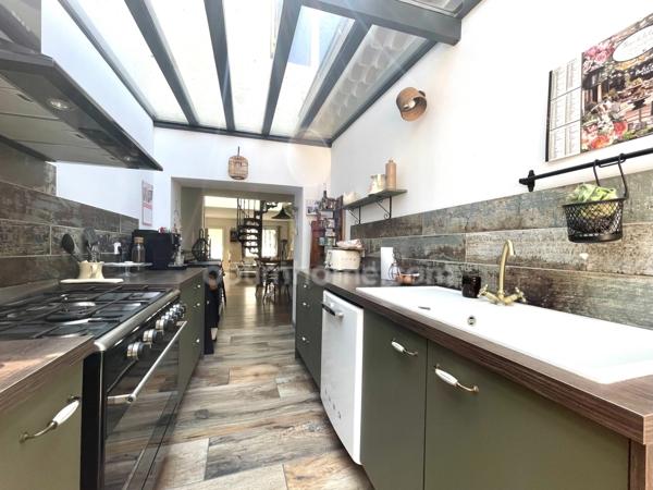 MAISON INTRA-MUROS AVEC PATIO ET PISCINE