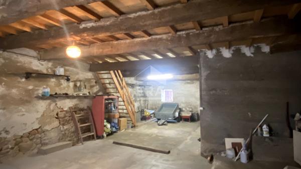 A VENDRE - TRESSERRE - GRANGE EN PIERRE A RENOVER