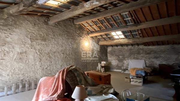 A VENDRE - TRESSERRE - GRANGE EN PIERRE A RENOVER