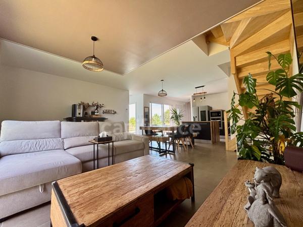 CODOGNAN(30), À VENDRE VILLA CONTEMPORAINE P7 DE 147m2, TERRAIN 645 m2, GARAGE, PISCINE, VUE DÉGAGÉE