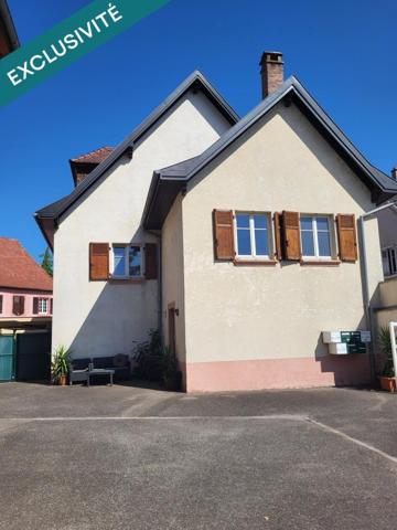 Spacieux 105m2, 5 pièces, 3 chambres, un appartement idéal pour une vie de famille confortable.